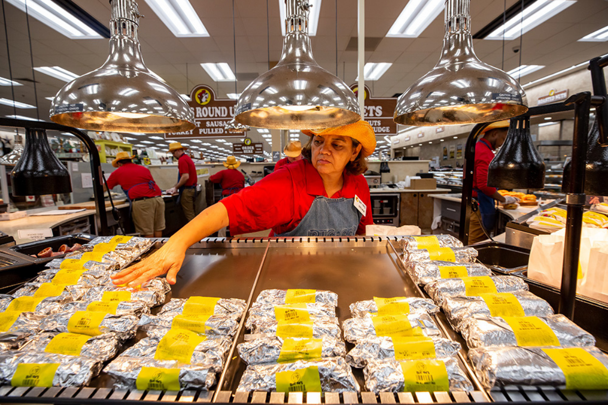 Buc-ee's Breakfast Hours and Menu: Start Fresh!